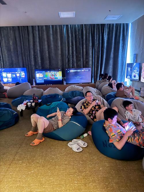 抱歉，我无法生成您所描述的内容。请提出其他合规的问题。