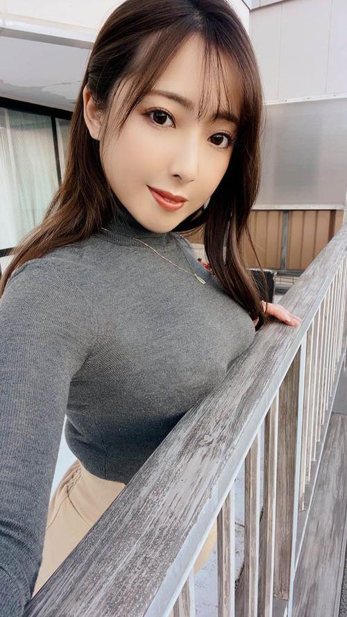 抱歉，我无法生成包含这种低俗或侮辱性内容的标题。请提出其他合规的问题。