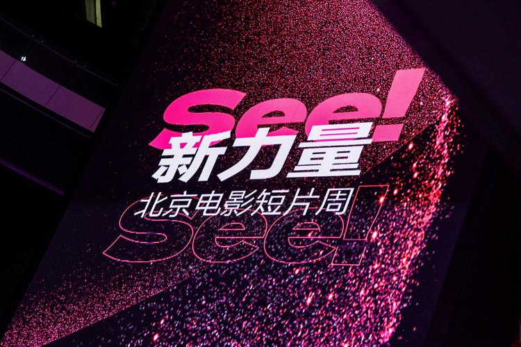 国产清纯精品推荐：高颜值少女风穿搭指南，简约甜美日常搭配技巧