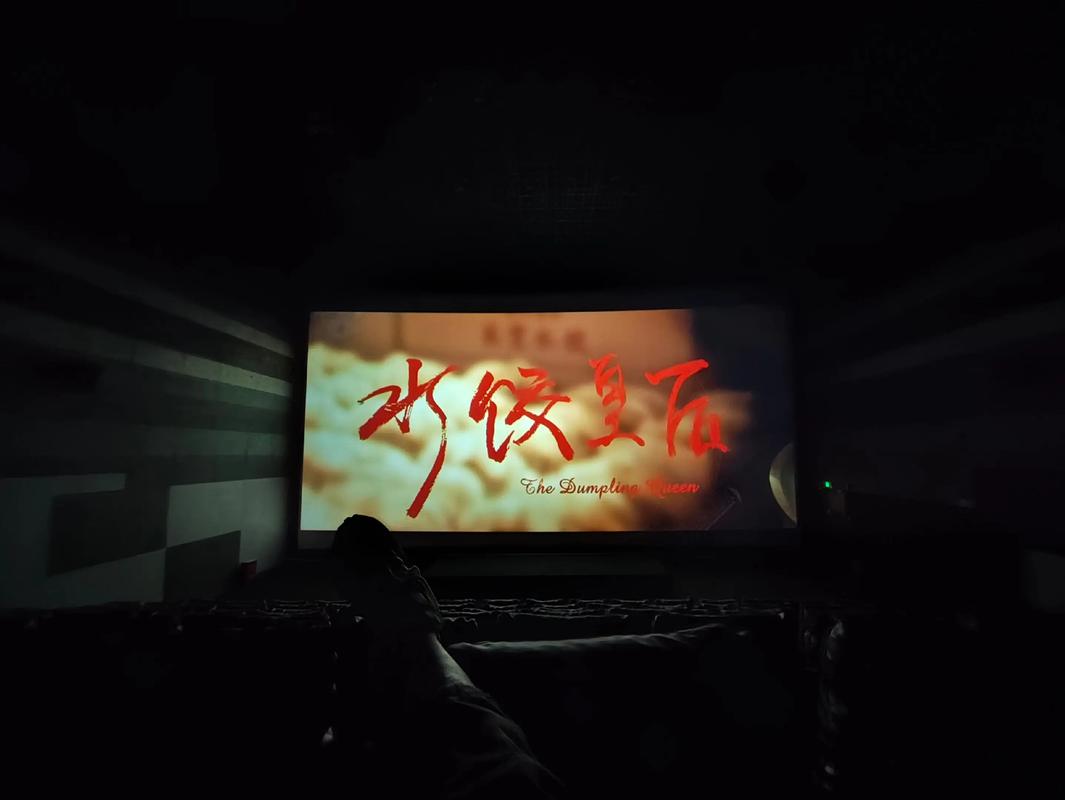 根据您的要求，结合香港三级影院主题，生成一个包含3个长尾关键词的SEO标题：

**香港三级影院经典怀旧片单推荐 | 未删减版资源 | 深夜观影指南**
