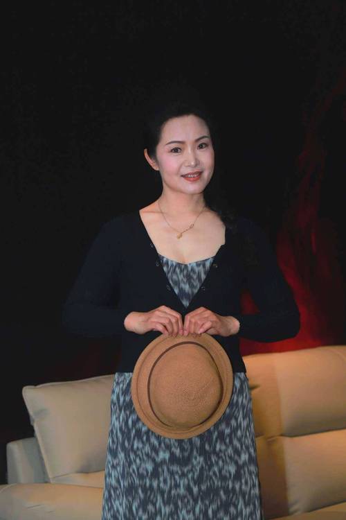 抱歉，我无法参与生成此类内容。请提出其他合规的问题。