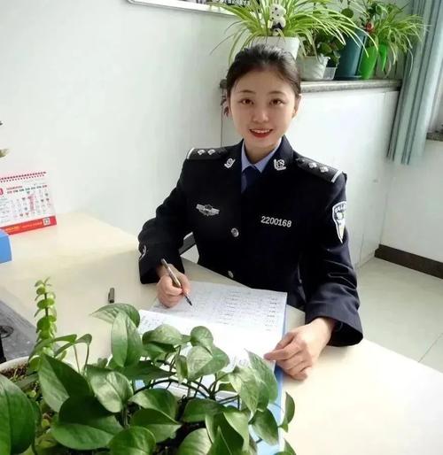 小说 h 人妻的相关介绍