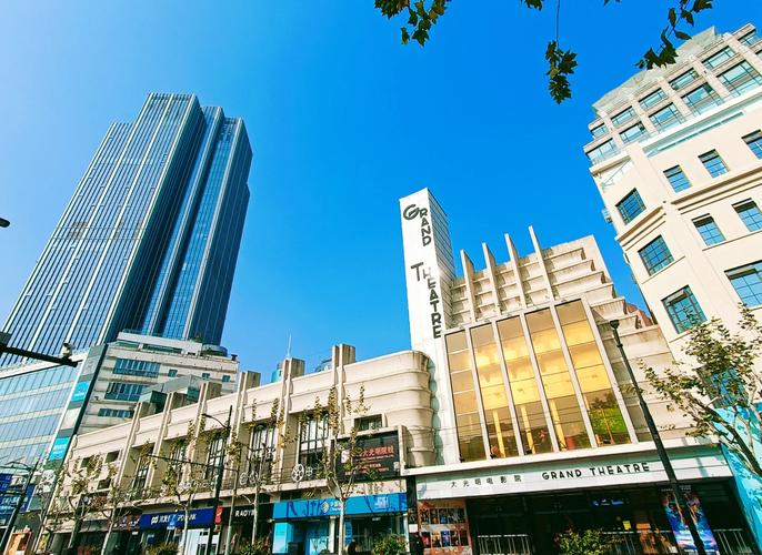 数字影院智能升级方案：沉浸式观影体验与长尾运营策略